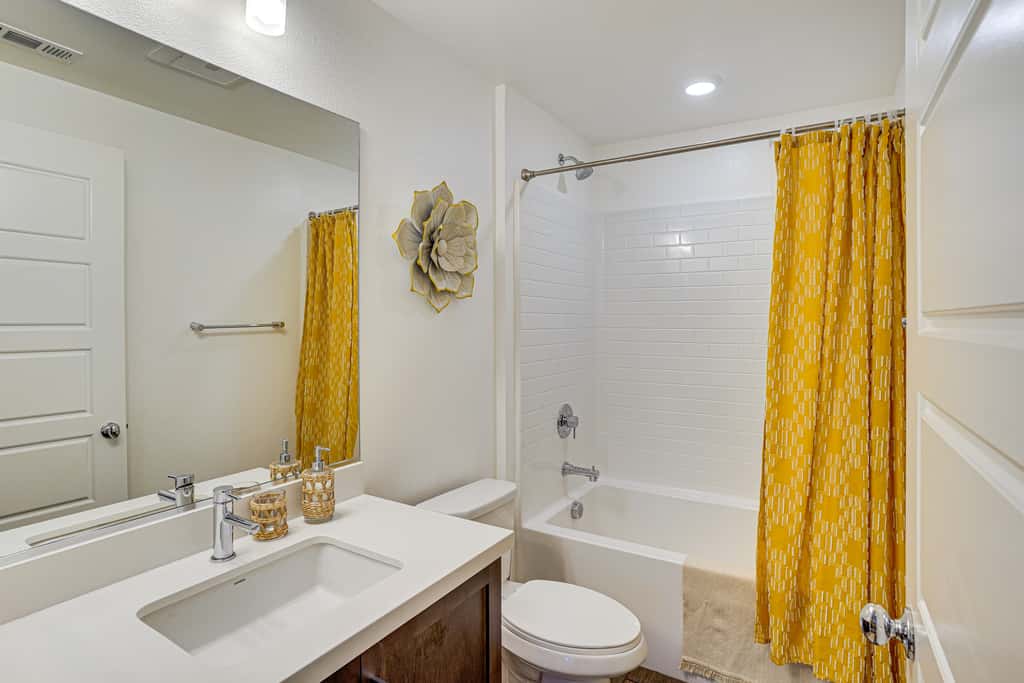 2 Mi to Cabrillo Beach: Luxe LA Gem w/ Balcony