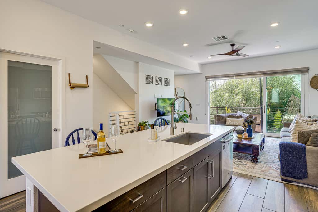 2 Mi to Cabrillo Beach: Luxe LA Gem w/ Balcony