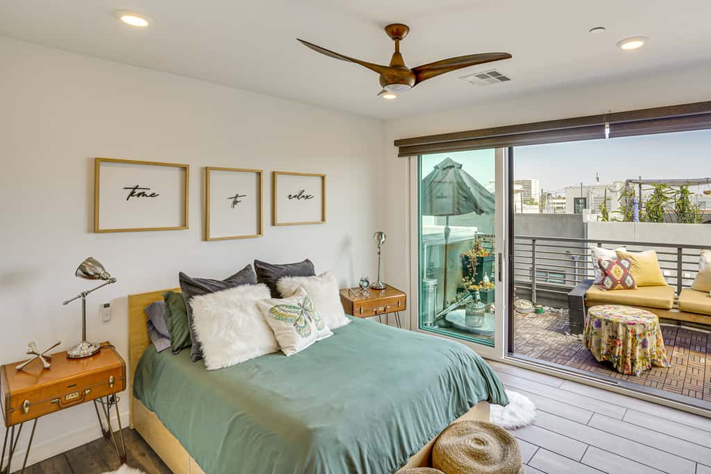 2 Mi to Cabrillo Beach: Luxe LA Gem w/ Balcony