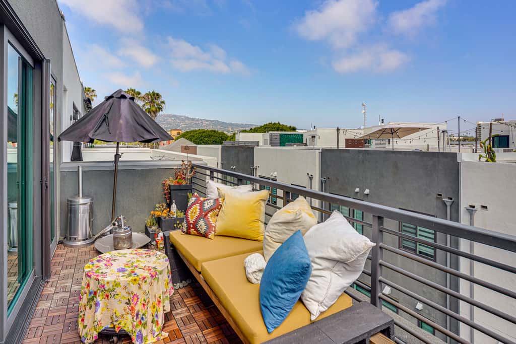 2 Mi to Cabrillo Beach: Luxe LA Gem w/ Balcony