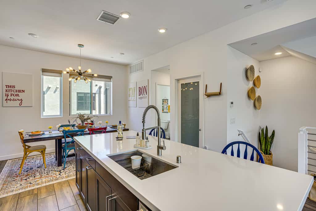 2 Mi to Cabrillo Beach: Luxe LA Gem w/ Balcony