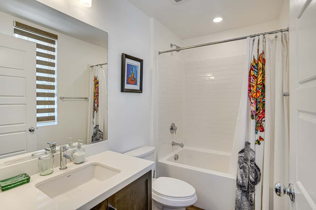 2 Mi to Cabrillo Beach: Luxe LA Gem w/ Balcony