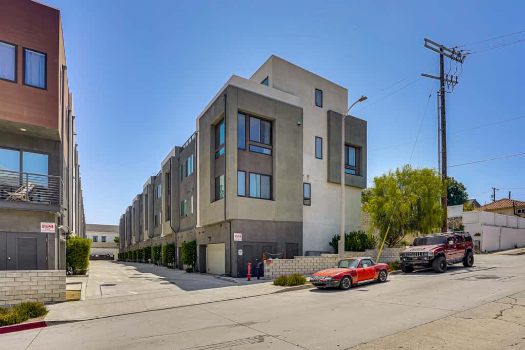2 Mi to Cabrillo Beach: Luxe LA Gem w/ Balcony