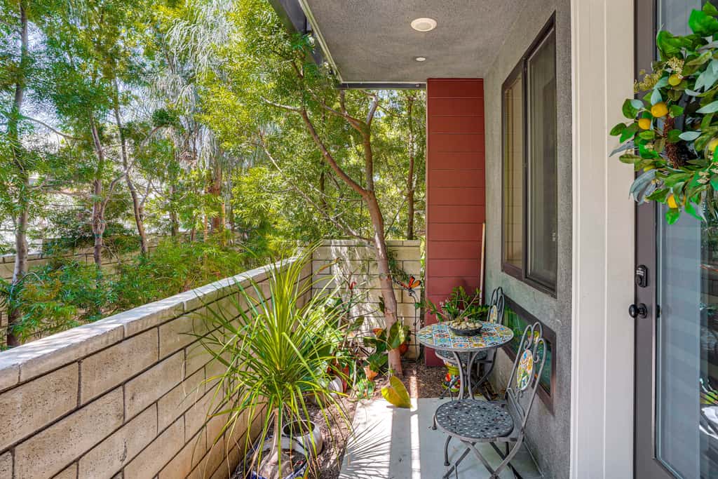 2 Mi to Cabrillo Beach: Luxe LA Gem w/ Balcony