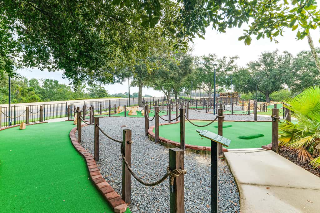 8 Mi to Disney: Pet-Friendly Apt w/ Resort Perks
