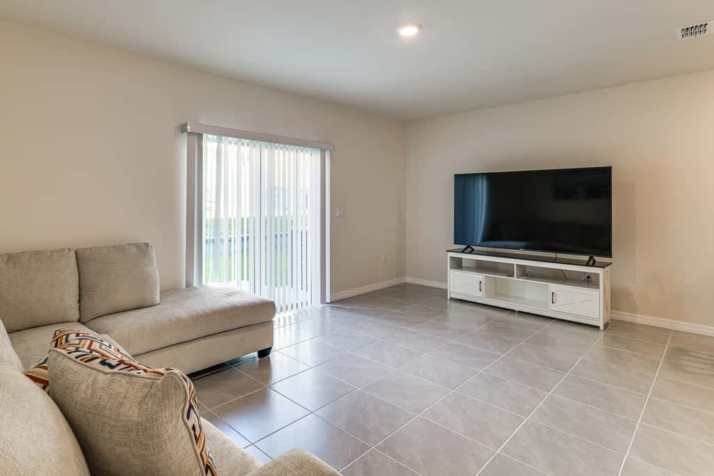 2 Mi to Dtwn: Newly Built Townhome in Davenport