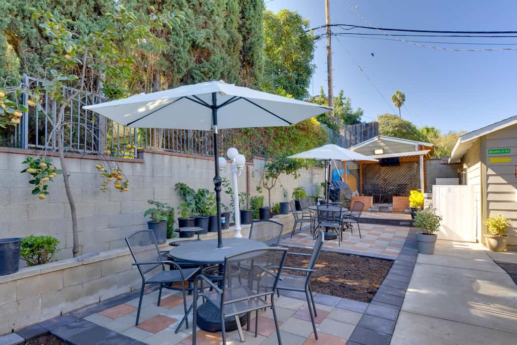 4 Mi to Old Pasadena: Walkable Studio