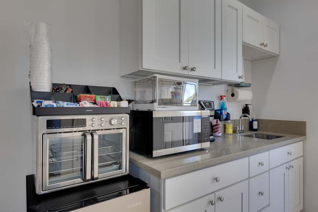 4 Mi to Old Pasadena: Walkable Studio