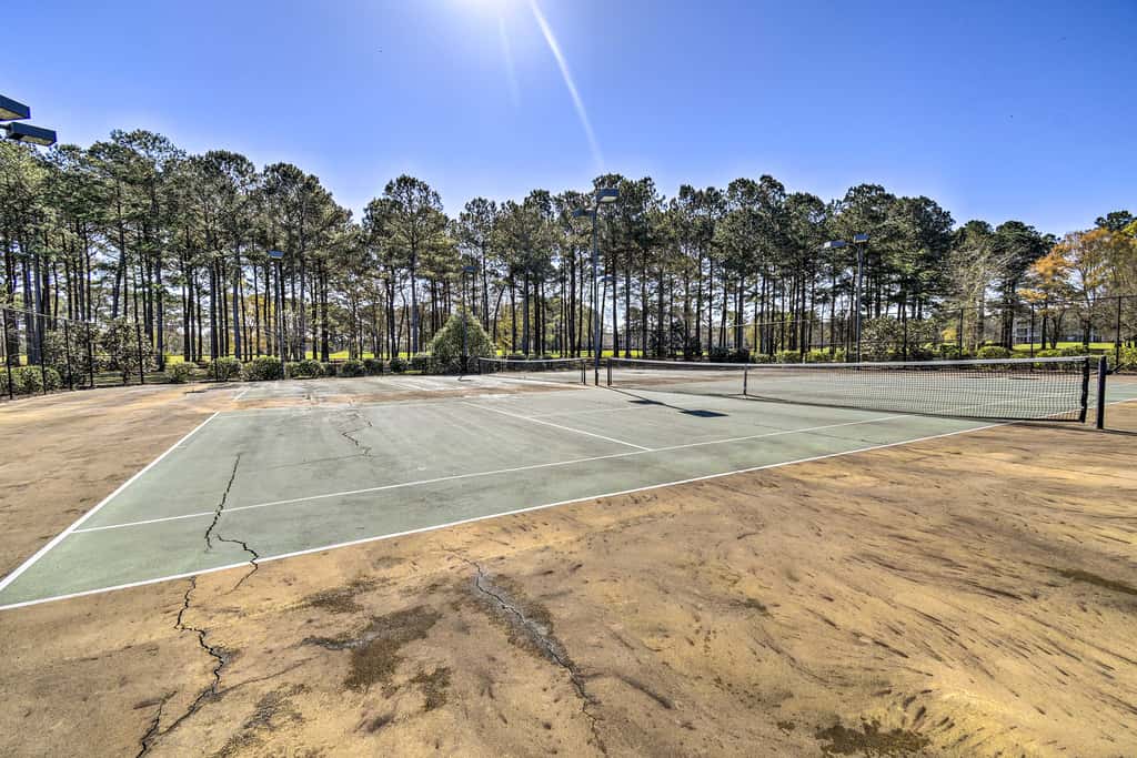 Family Getaway in Calabash w/ Pool; 9 Mi to Beach