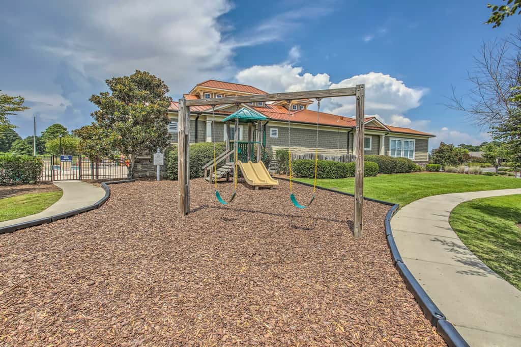 Family Getaway in Calabash w/ Pool; 9 Mi to Beach