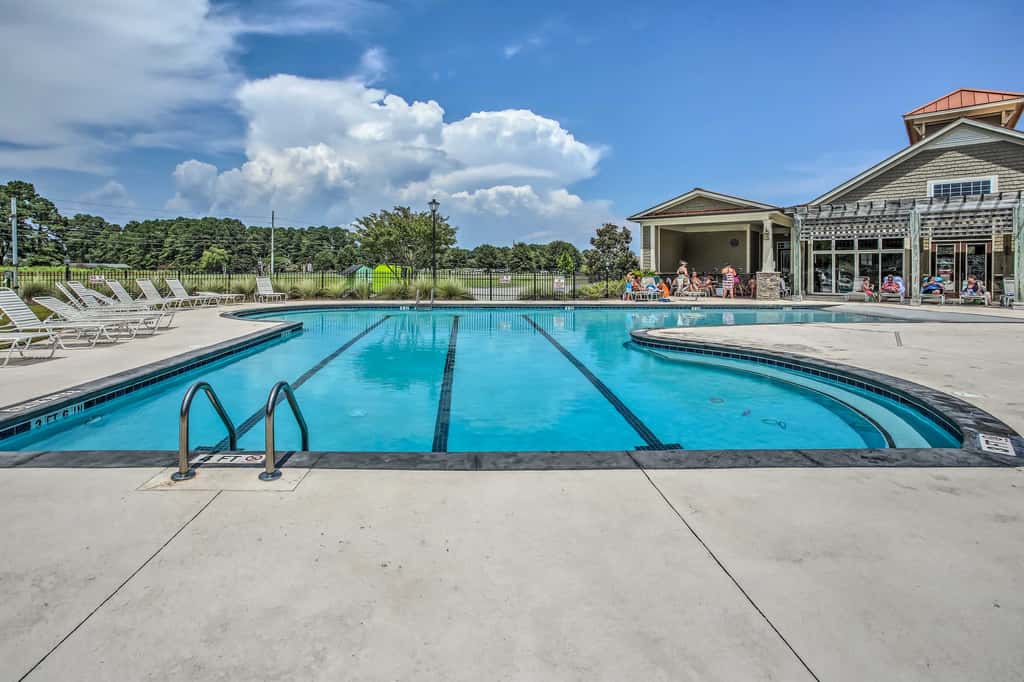 Family Getaway in Calabash w/ Pool; 9 Mi to Beach