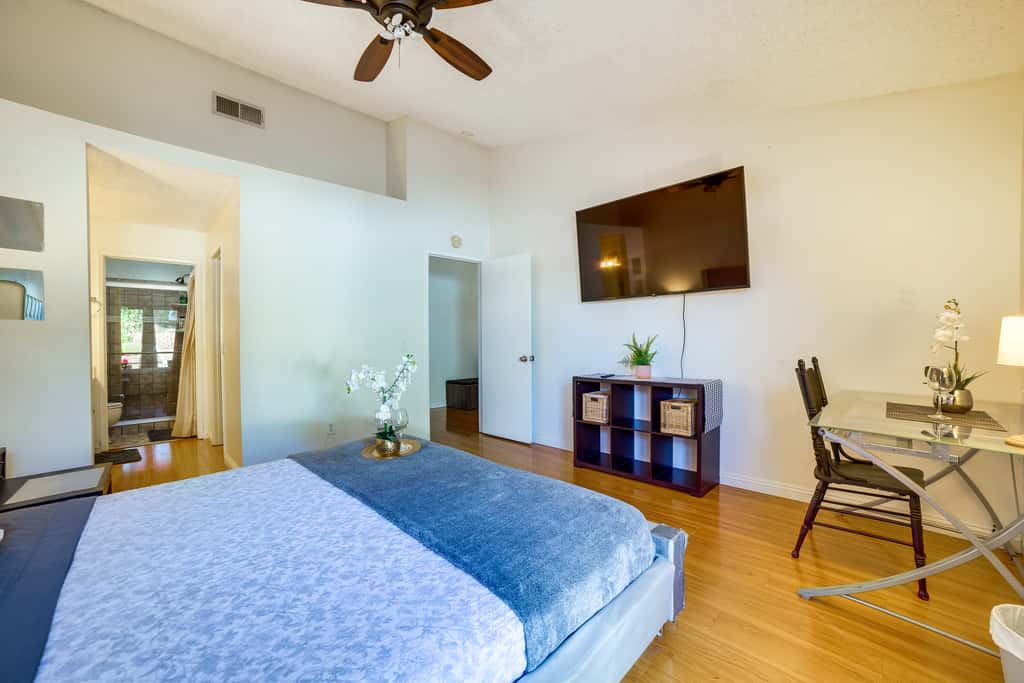 Home 8 Mi to Dtwn Riverside: Families Welcome!