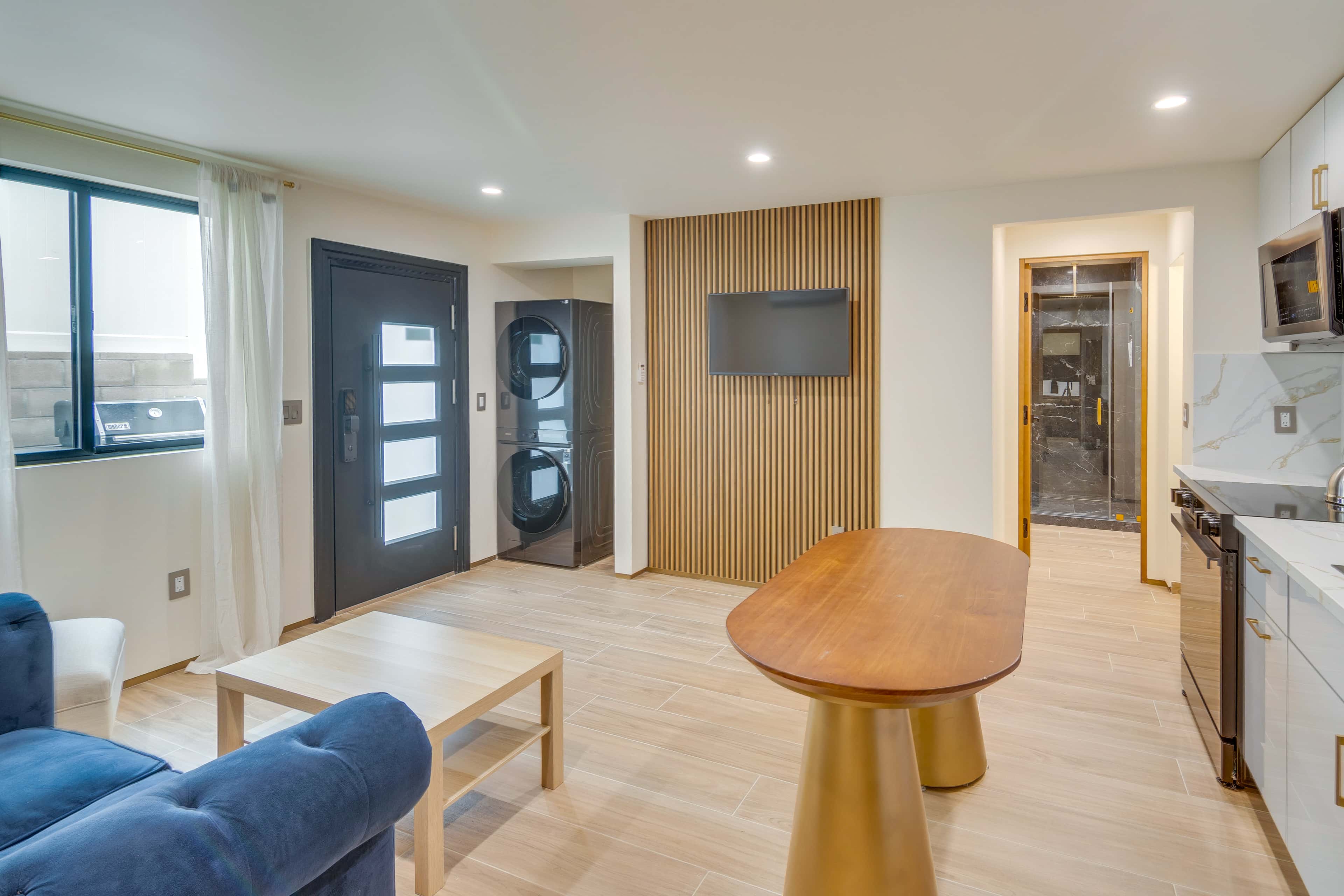 1 Mi to CSUN: Quiet Apartment w/ Pool Access