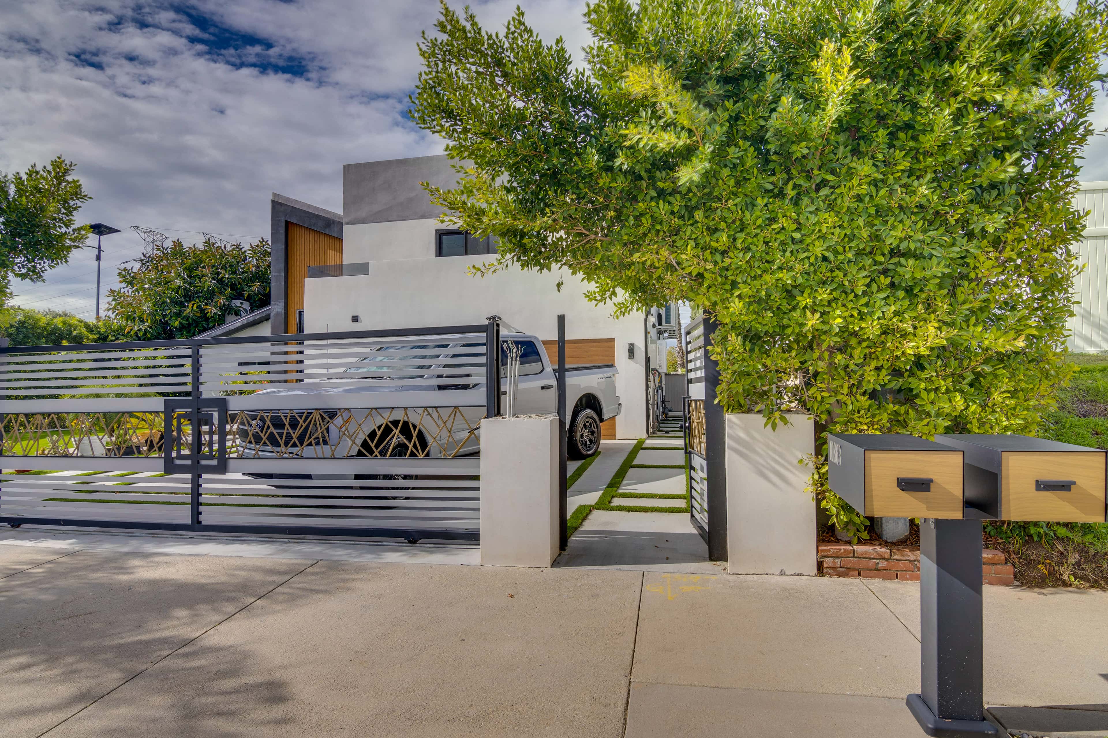 1 Mi to CSUN: Quiet Apartment w/ Pool Access