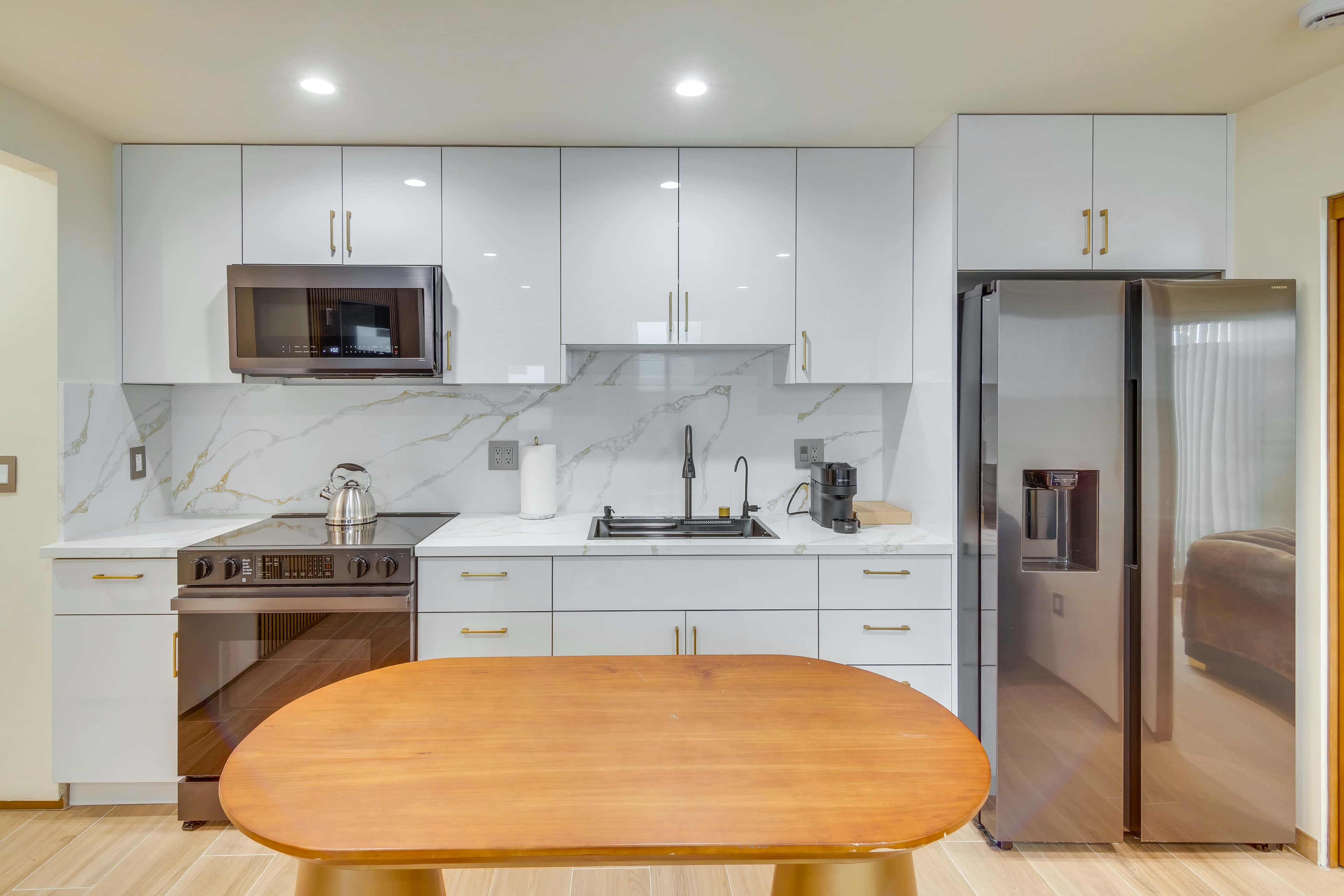 1 Mi to CSUN: Quiet Apartment w/ Pool Access