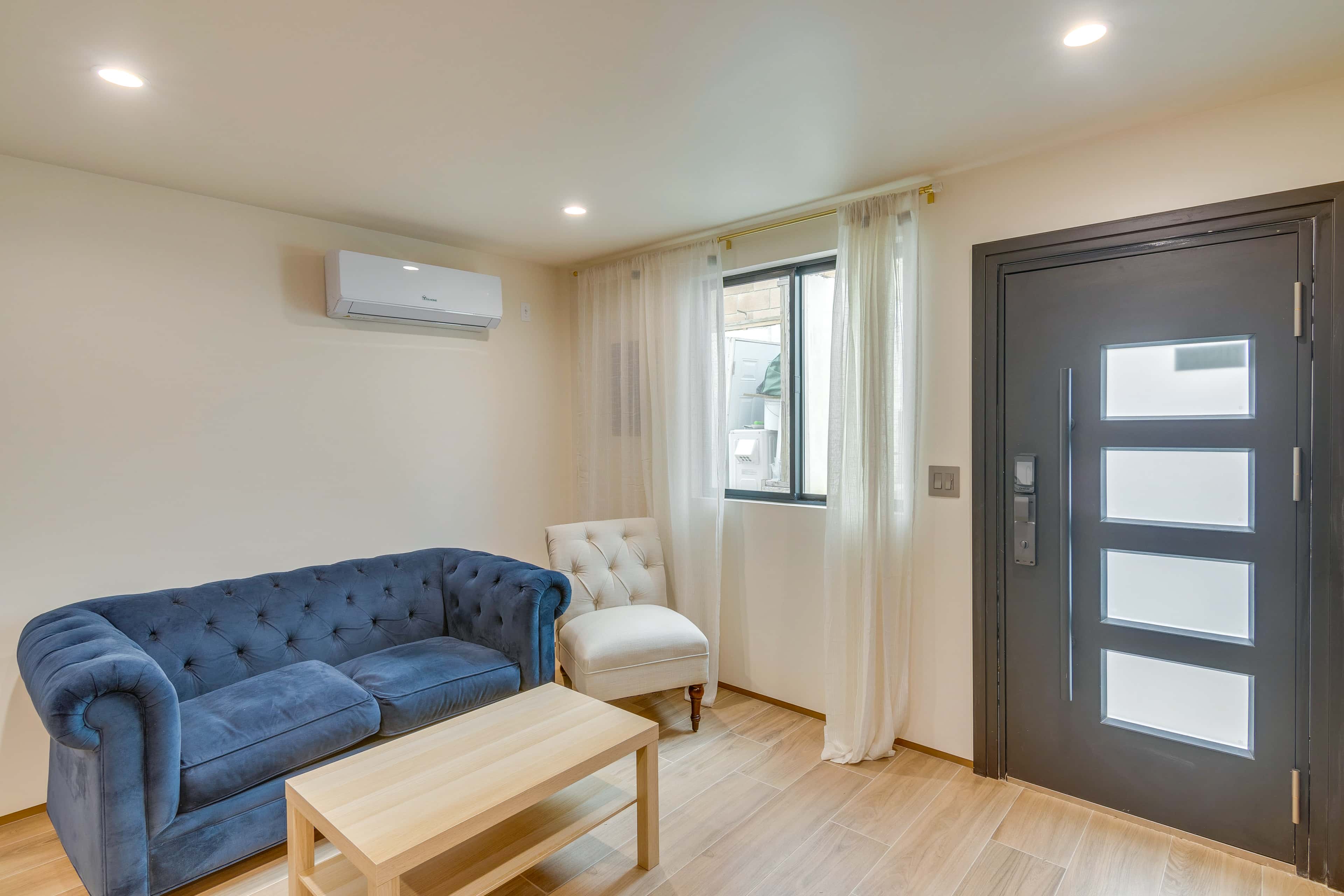 1 Mi to CSUN: Quiet Apartment w/ Pool Access