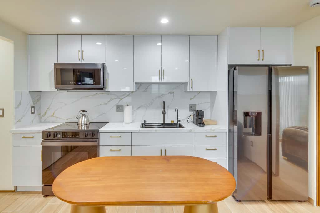 1 Mi to CSUN: Quiet Apartment w/ Pool Access