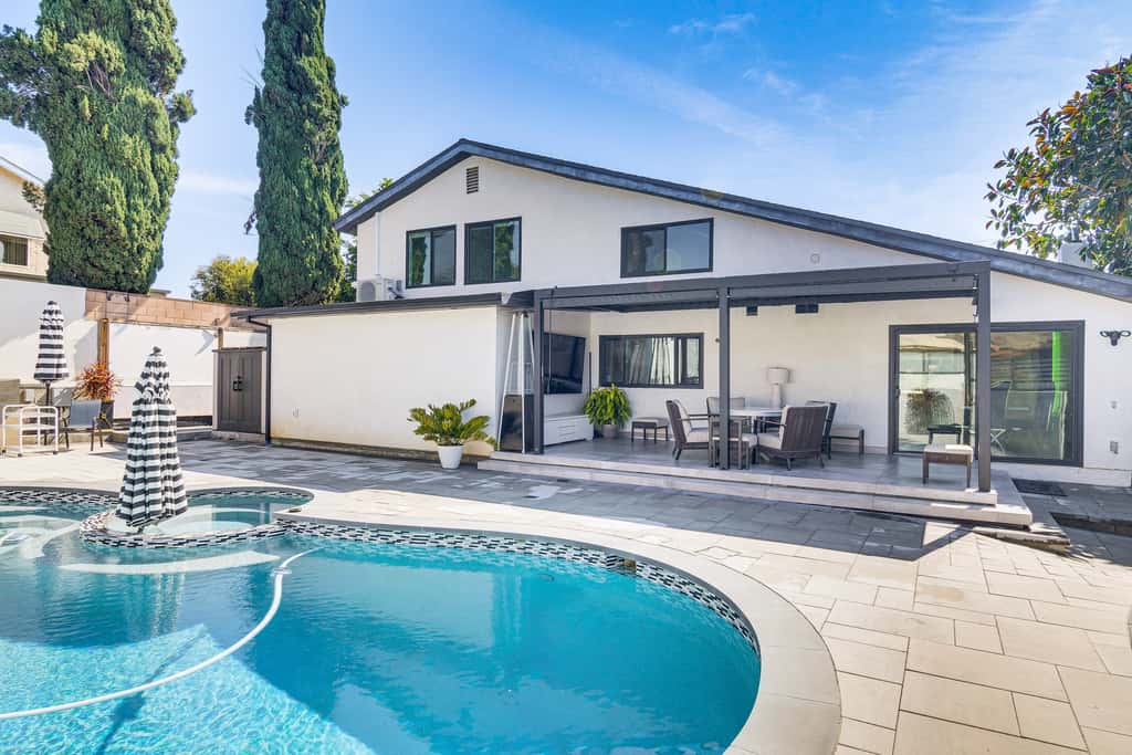 < 2 Mi to CSUN! High-End Retreat w/ Outdoor Oasis