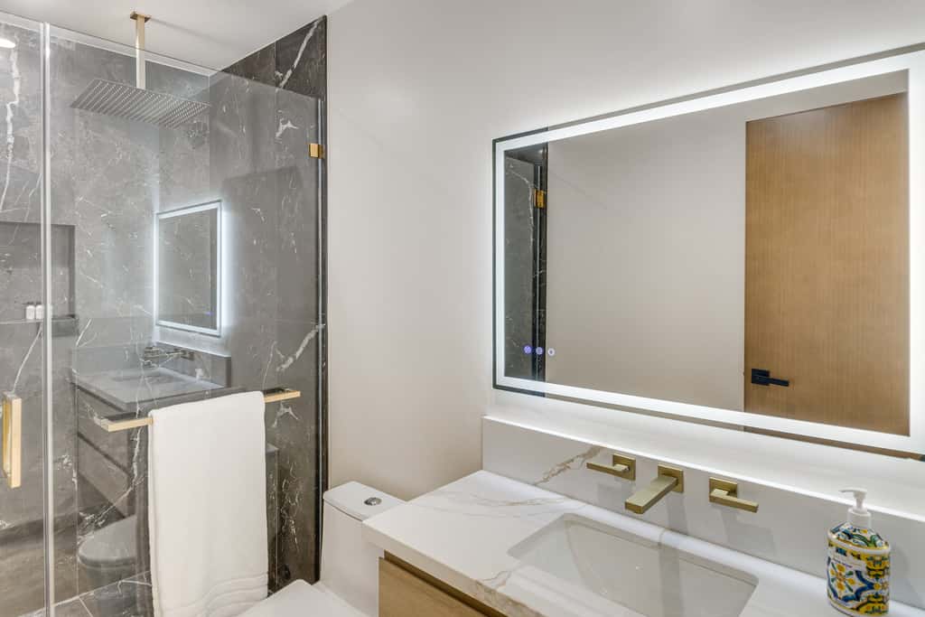 < 2 Mi to CSUN! High-End Retreat w/ Outdoor Oasis