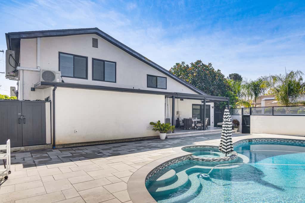 < 2 Mi to CSUN! High-End Retreat w/ Outdoor Oasis