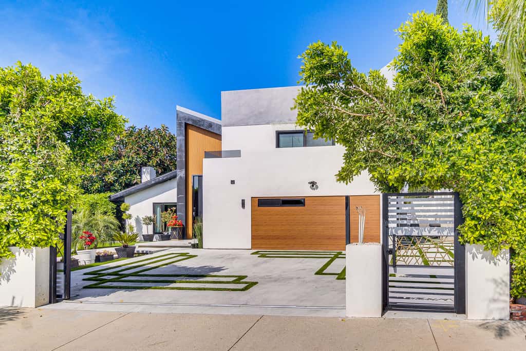 < 2 Mi to CSUN! High-End Retreat w/ Outdoor Oasis