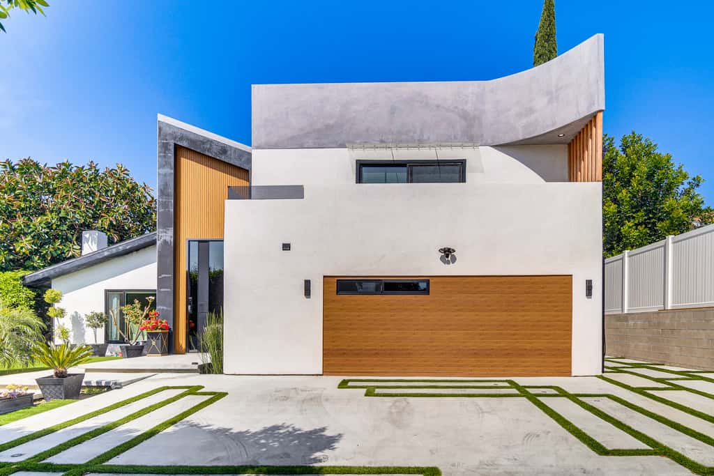 < 2 Mi to CSUN! High-End Retreat w/ Outdoor Oasis