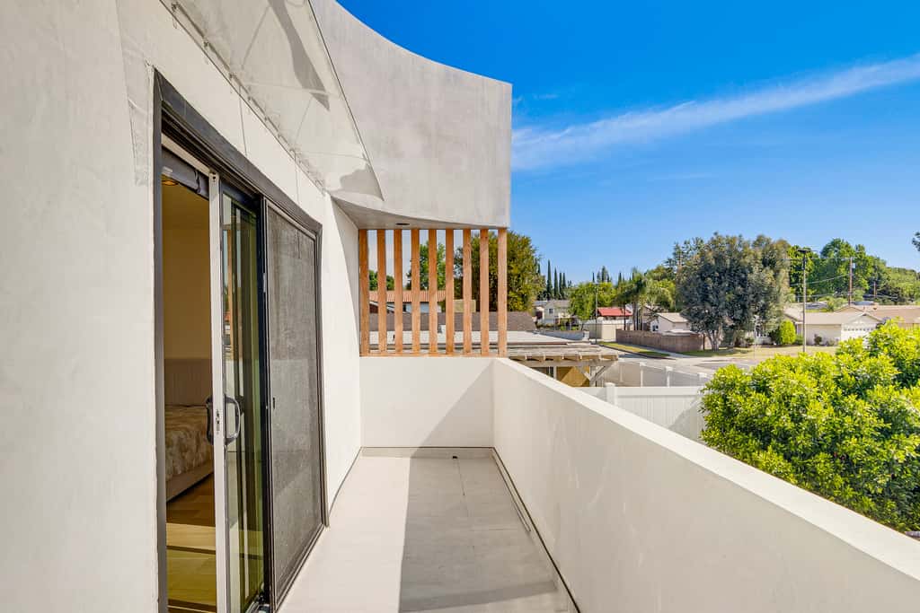 < 2 Mi to CSUN! High-End Retreat w/ Outdoor Oasis