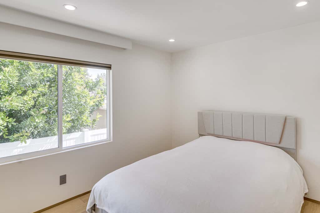 < 2 Mi to CSUN! High-End Retreat w/ Outdoor Oasis