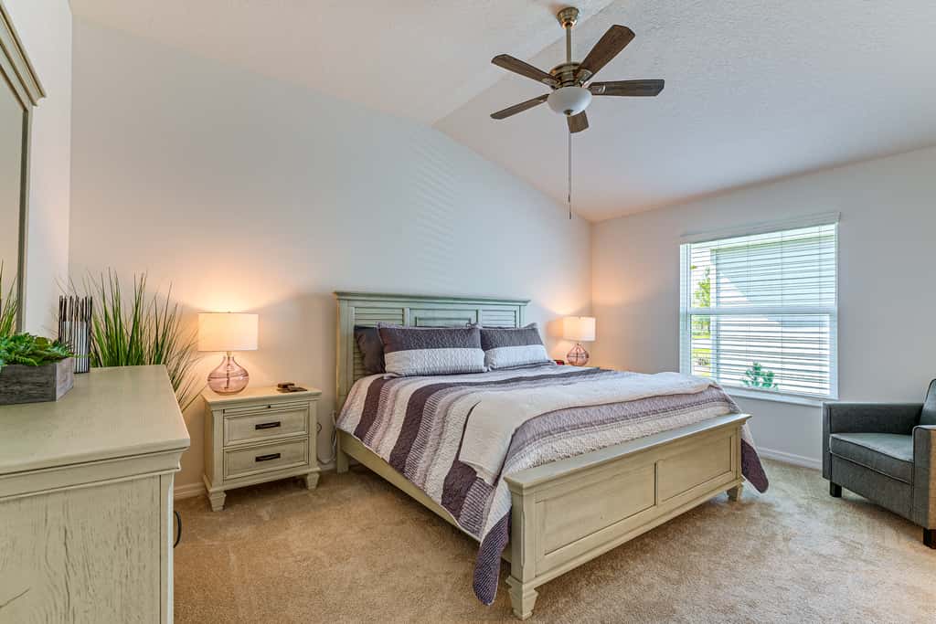 1 Mi to Eastport Square | Waters Edge Escape!