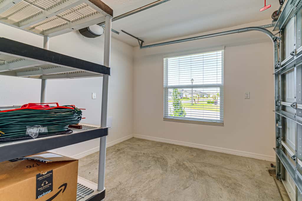 1 Mi to Eastport Square | Waters Edge Escape!