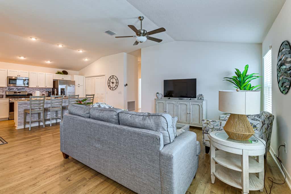 1 Mi to Eastport Square | Waters Edge Escape!