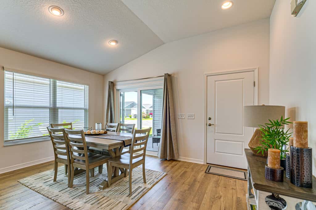 1 Mi to Eastport Square | Waters Edge Escape!