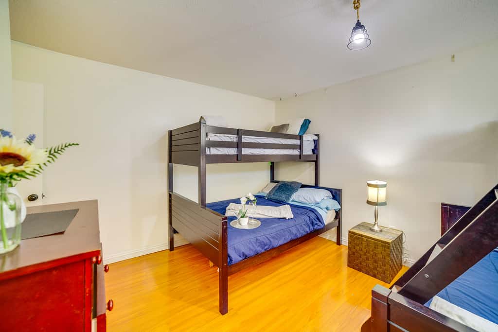 Family Gem w/ Pet-Friendly Yard! 8 Mi to Riverside