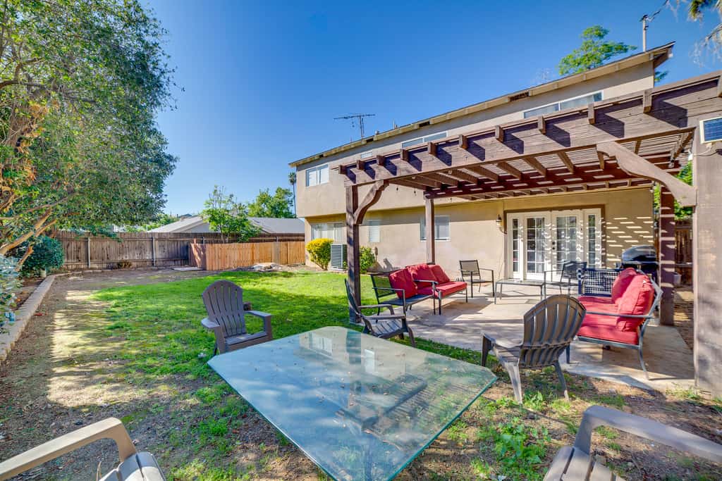Family Gem w/ Pet-Friendly Yard! 8 Mi to Riverside