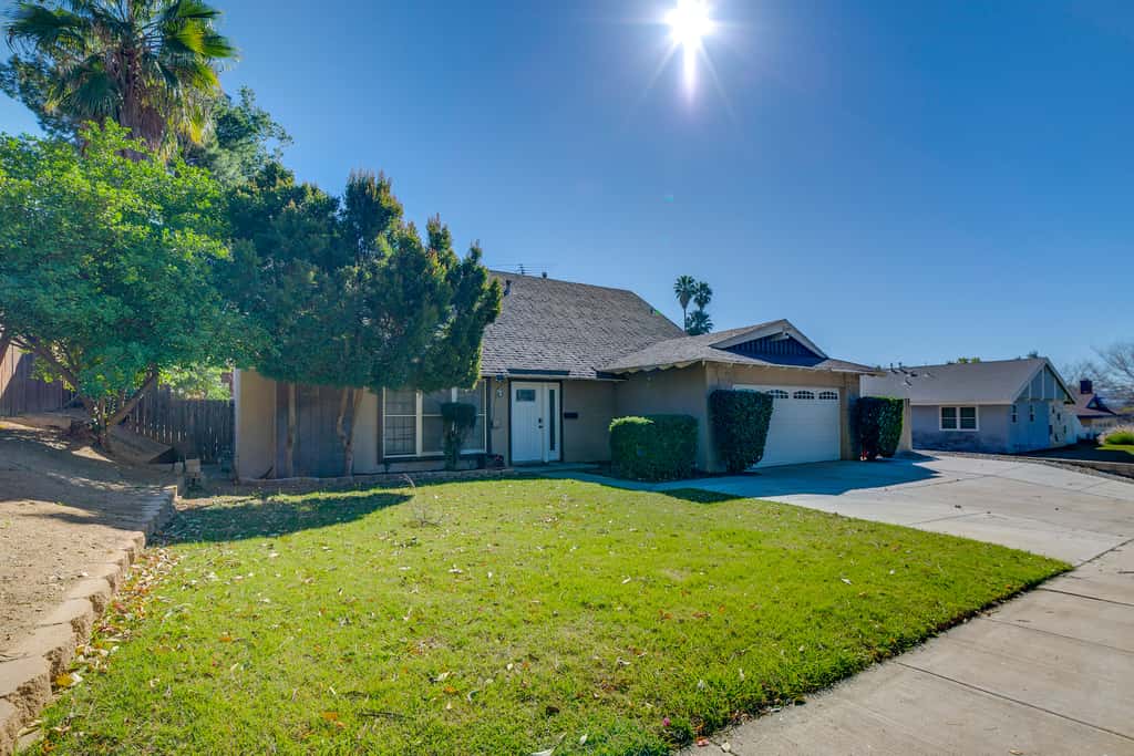 Family Gem w/ Pet-Friendly Yard! 8 Mi to Riverside