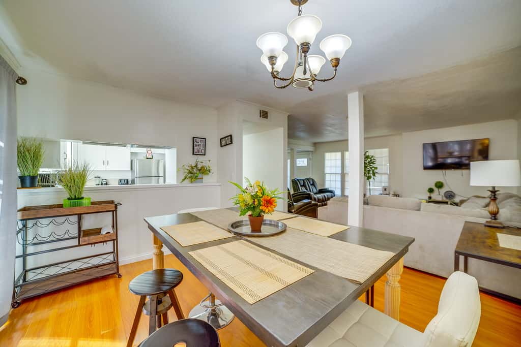Family Gem w/ Pet-Friendly Yard! 8 Mi to Riverside