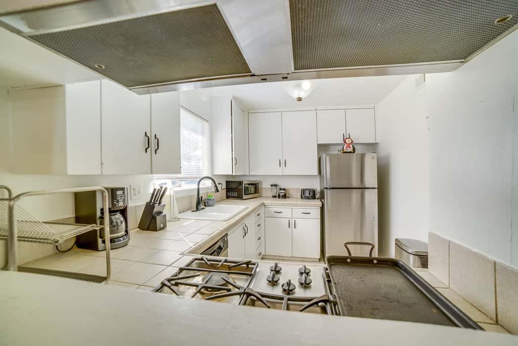 Family Gem w/ Pet-Friendly Yard! 8 Mi to Riverside