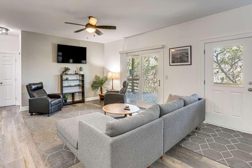 < 1 Mi to Ocean! OBX Condo w/ Decks, Pets Welcome