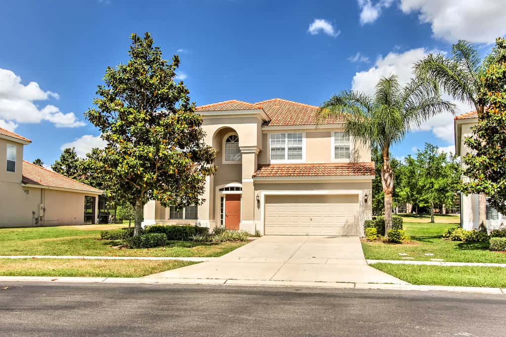 Spacious Kissimmee Villa - 3 Mi to Disney World!