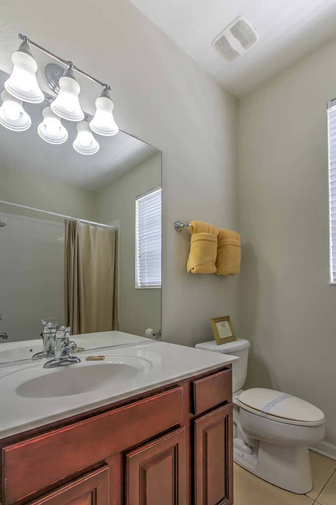 Spacious Kissimmee Villa - 3 Mi to Disney World!