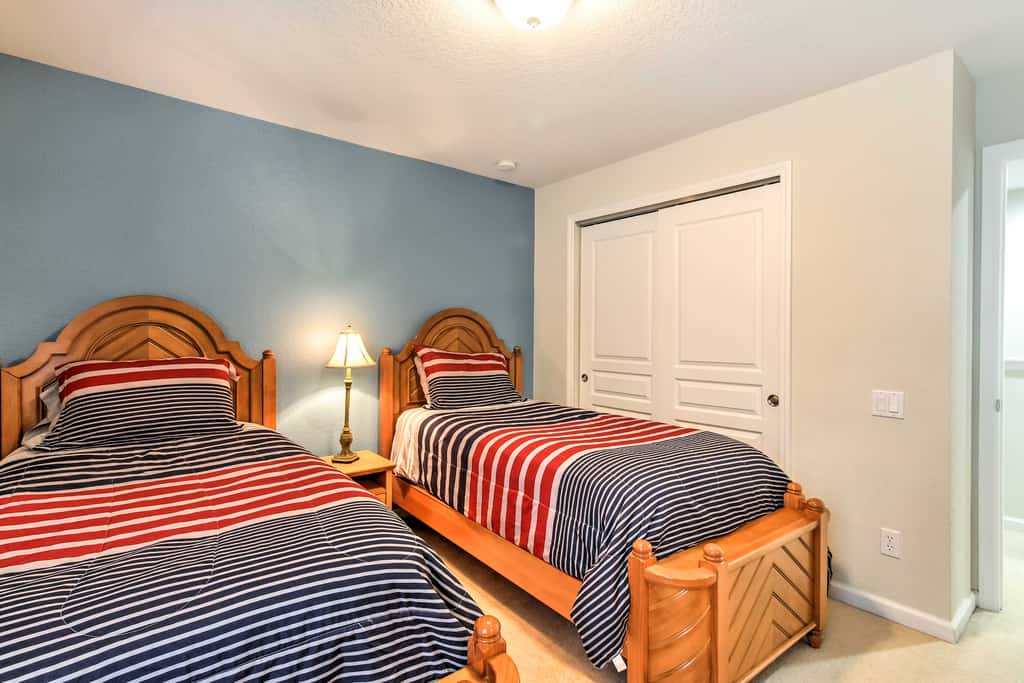Spacious Kissimmee Villa - 3 Mi to Disney World!