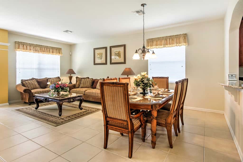 Spacious Kissimmee Villa - 3 Mi to Disney World!