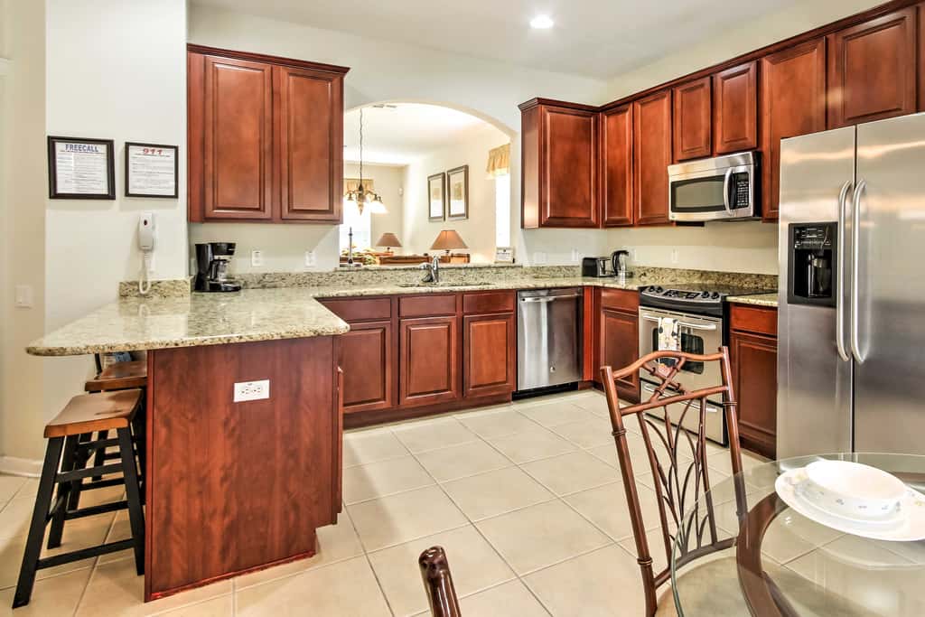Spacious Kissimmee Villa - 3 Mi to Disney World!