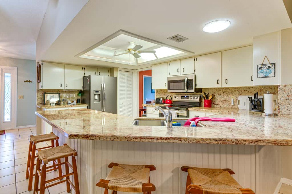 Waterfront Deck & Private Dock! Rainbow River Home
