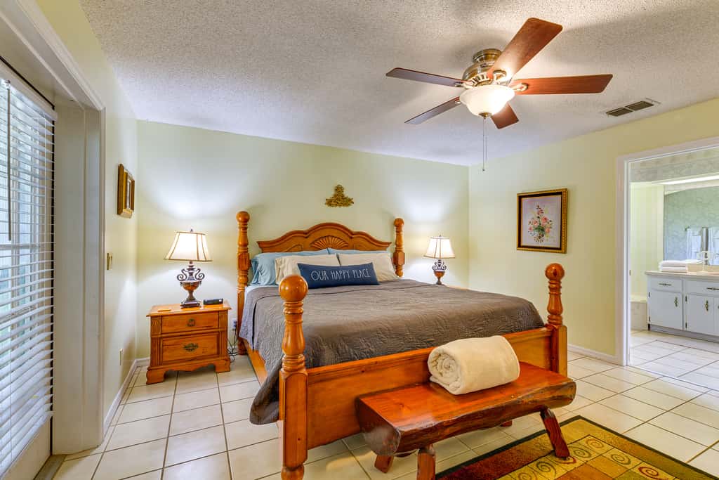 Waterfront Deck & Private Dock! Rainbow River Home