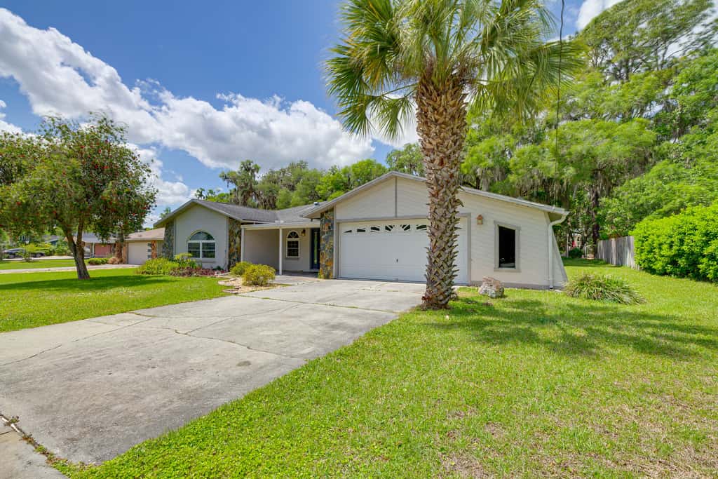 Waterfront Deck & Private Dock! Rainbow River Home