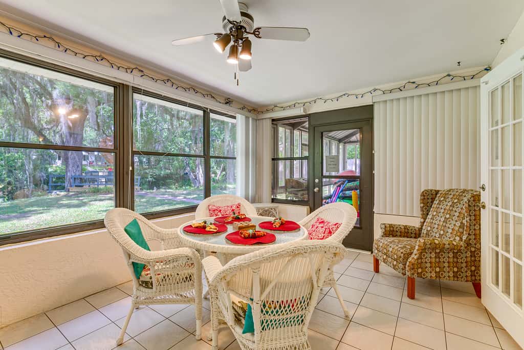 Waterfront Deck & Private Dock! Rainbow River Home
