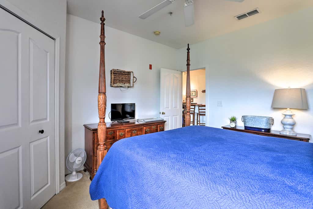 Resort-Style Condo w/ Pool: 6 Mi to Magic Kingdom
