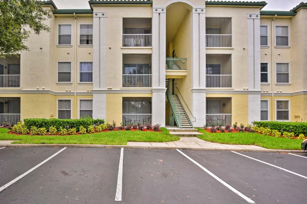 Resort-Style Condo w/ Pool: 6 Mi to Magic Kingdom
