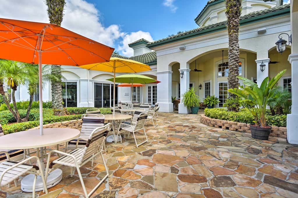 Resort-Style Condo w/ Pool: 6 Mi to Magic Kingdom